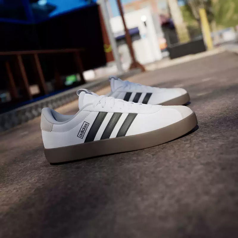 アディダス ホワイト ブラック スエード トゥ ガムソール  - Adidas Shoes Samba のレビューと価格