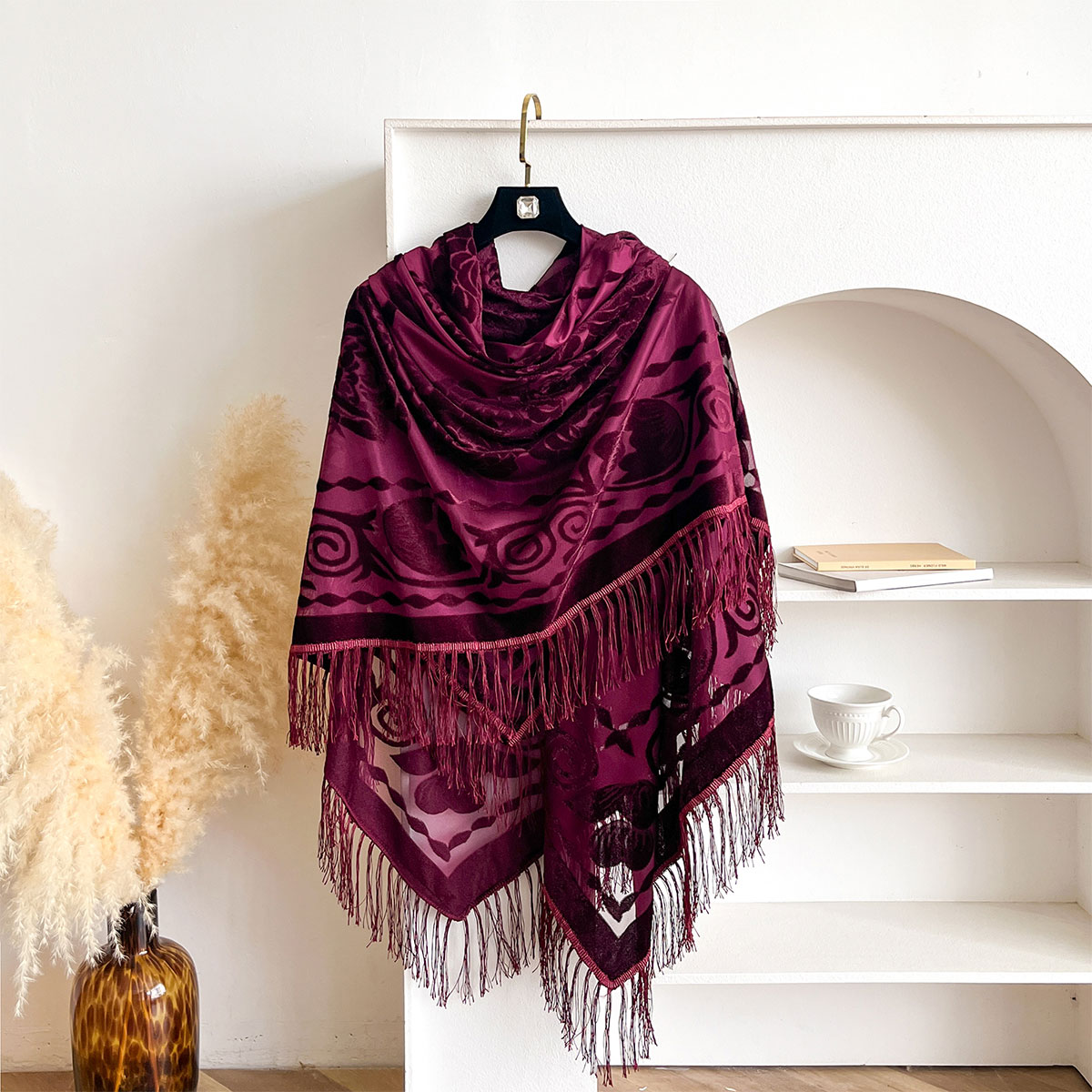 レトロベルベットタッセルスカーフ花柄刺繍暖かいアウターショー - Shawl Wrap Winter のレビューと価格